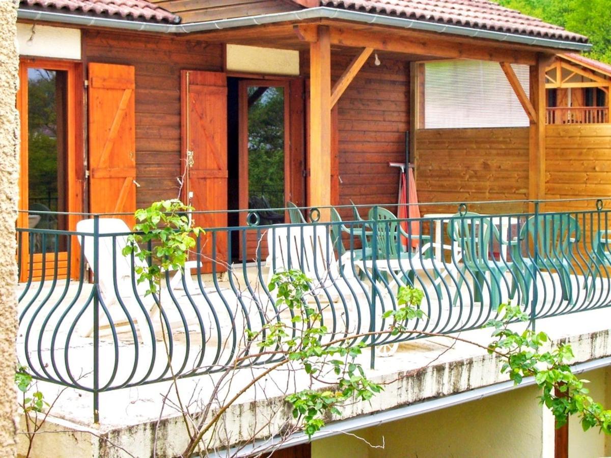 Chalet Charmant A Saint-Gerons Avec Piscine Partagee Экстерьер фото